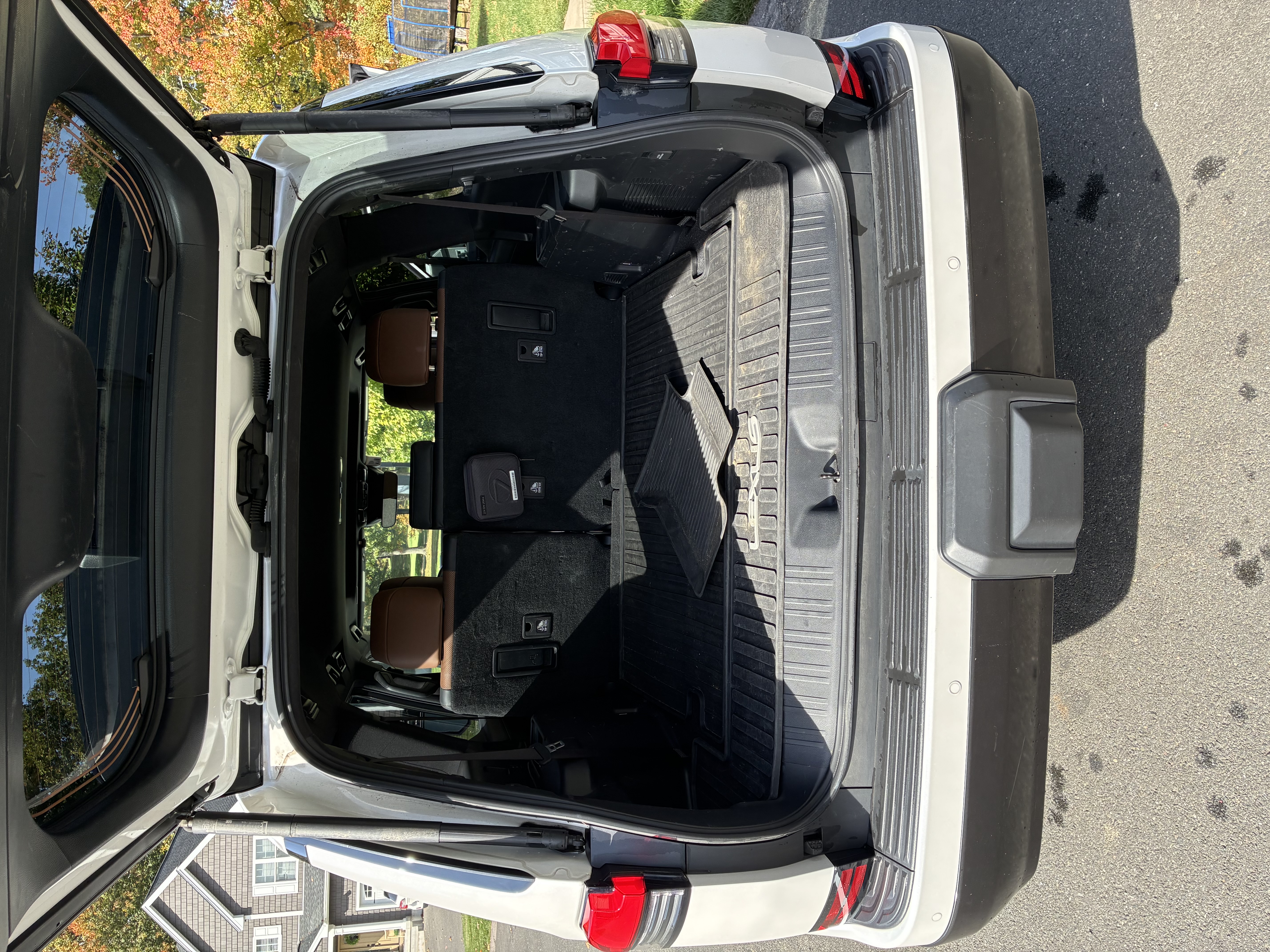 Used 2024 Lexus GX 550 w/ Accessory Package (2T) AWD/4WD image 10