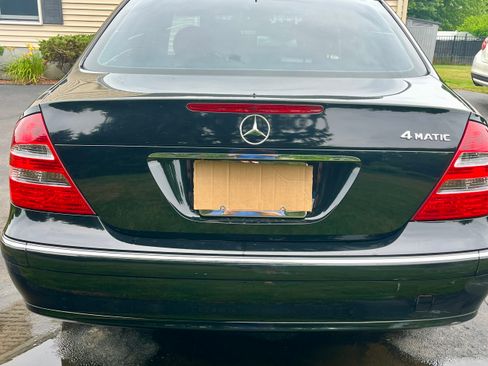 Used 2005 Mercedes-Benz E 320 4MATIC Sedan image 5