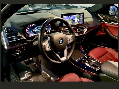 Used 2024 BMW X4 xDrive30i w/ Premium Package image 2