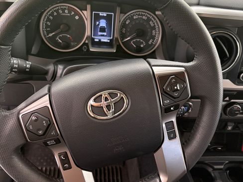 Used 2023 Toyota Tacoma SR5 RWD image 4
