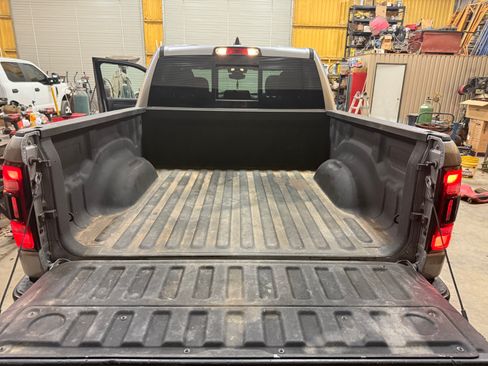 Used 2021 RAM 1500 Lone Star w/ Built-to-serve Edition image 6