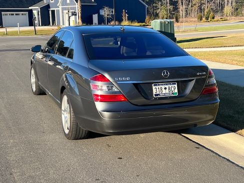 Used 2007 Mercedes-Benz S 550 S 550 4MATIC Sedan 4D image 4