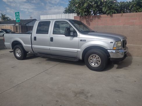 Used 2002 Ford F250 2WD Crew Cab Super Duty image 1