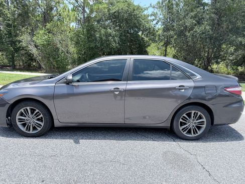 Used 2015 Toyota Camry SE FWD image 13