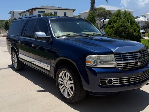 Used 2010 Lincoln Navigator L 4WD image 4