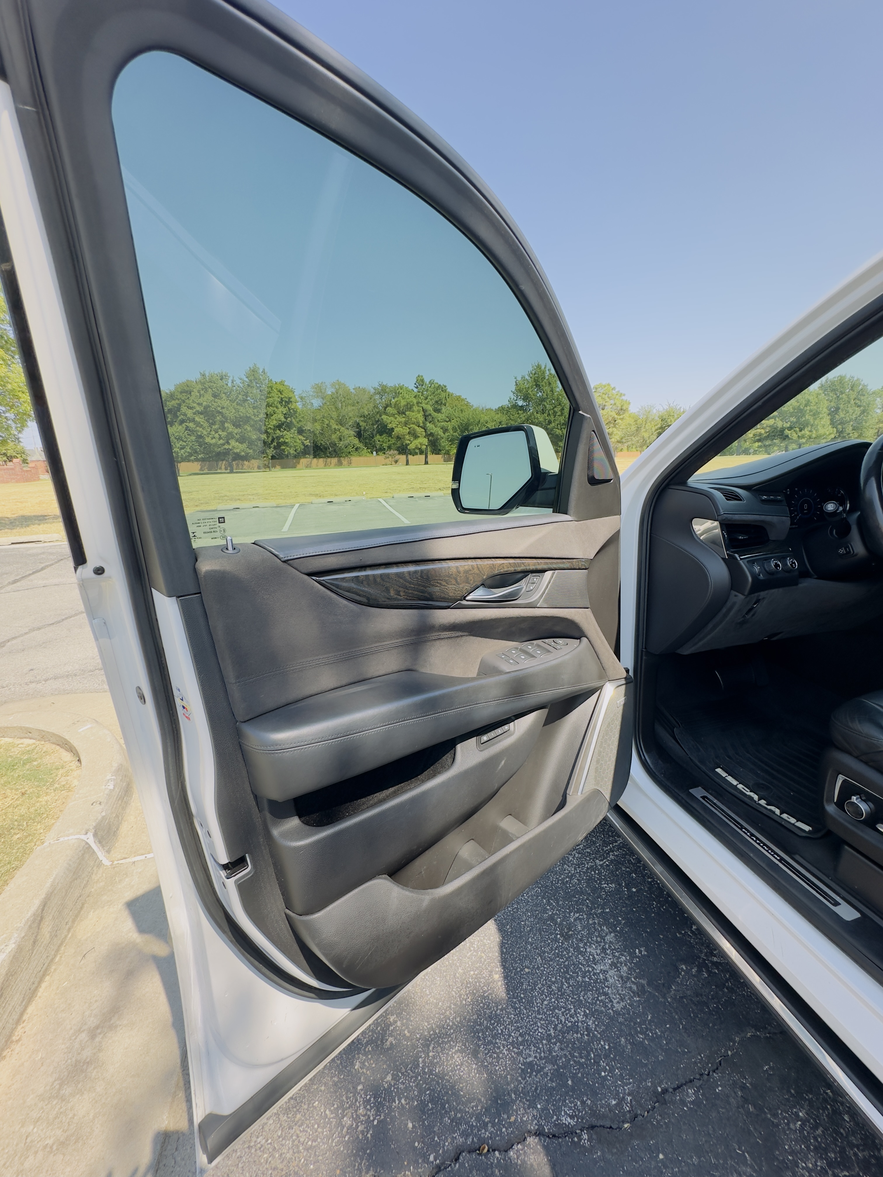 Used 2016 Cadillac Escalade Platinum AWD/4WD image 6