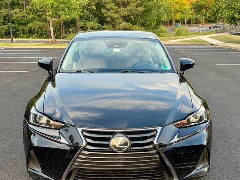 Used 2017 Lexus IS 300 AWD image 9