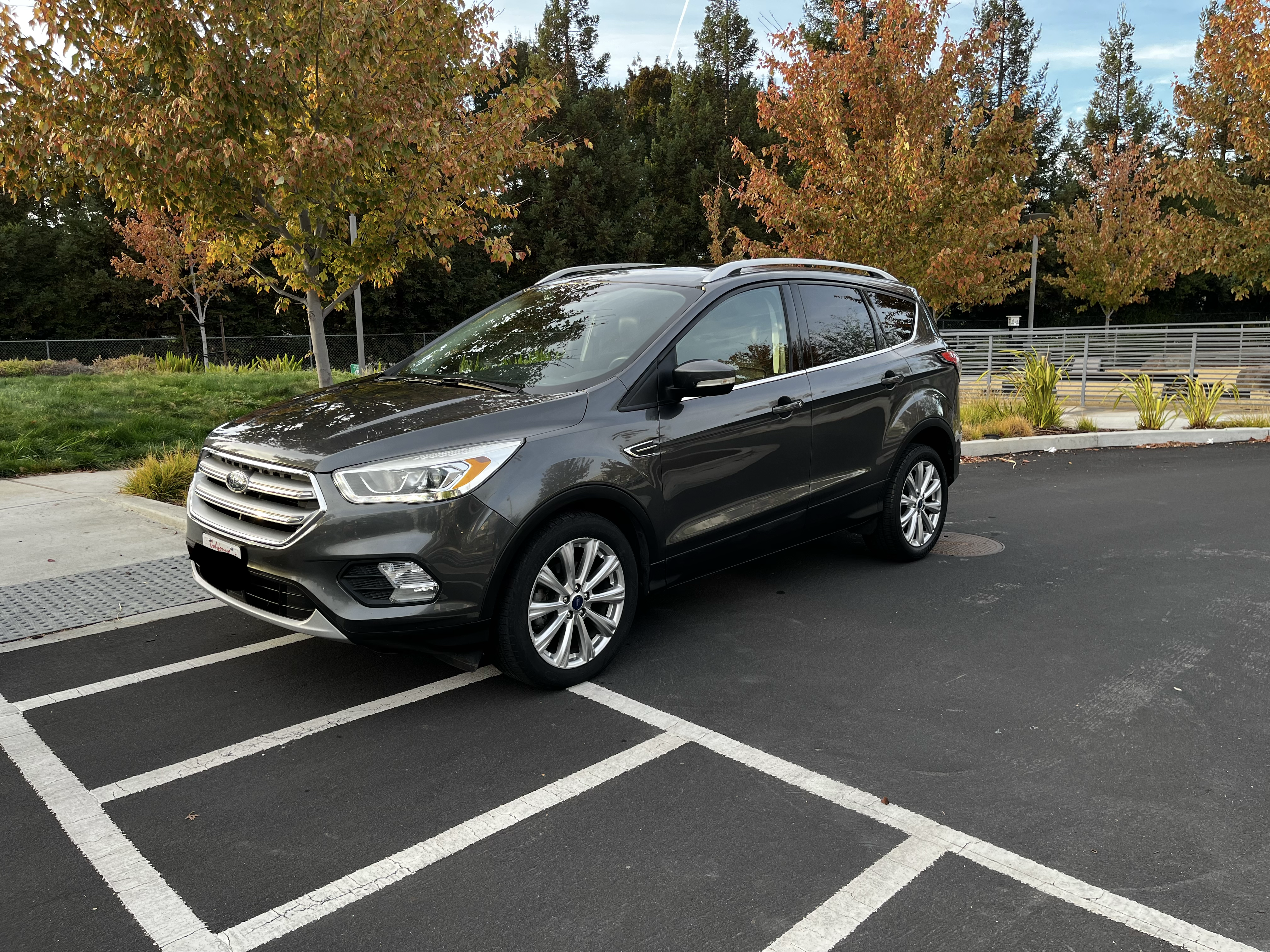 Used 2017 Ford Escape Titanium FWD image 4