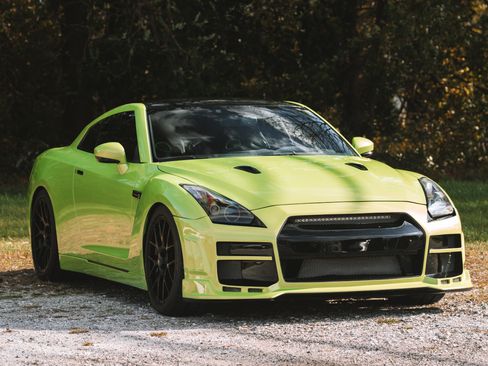 Used 2010 Nissan GT-R Premium image 21