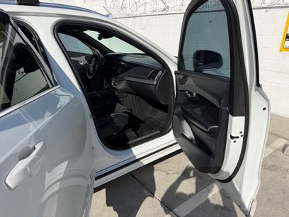 Used 2019 Volvo XC90 T6 R-Design w/ Advanced Package
