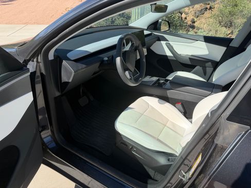 Used 2026 Tesla Model Y AWD image 3