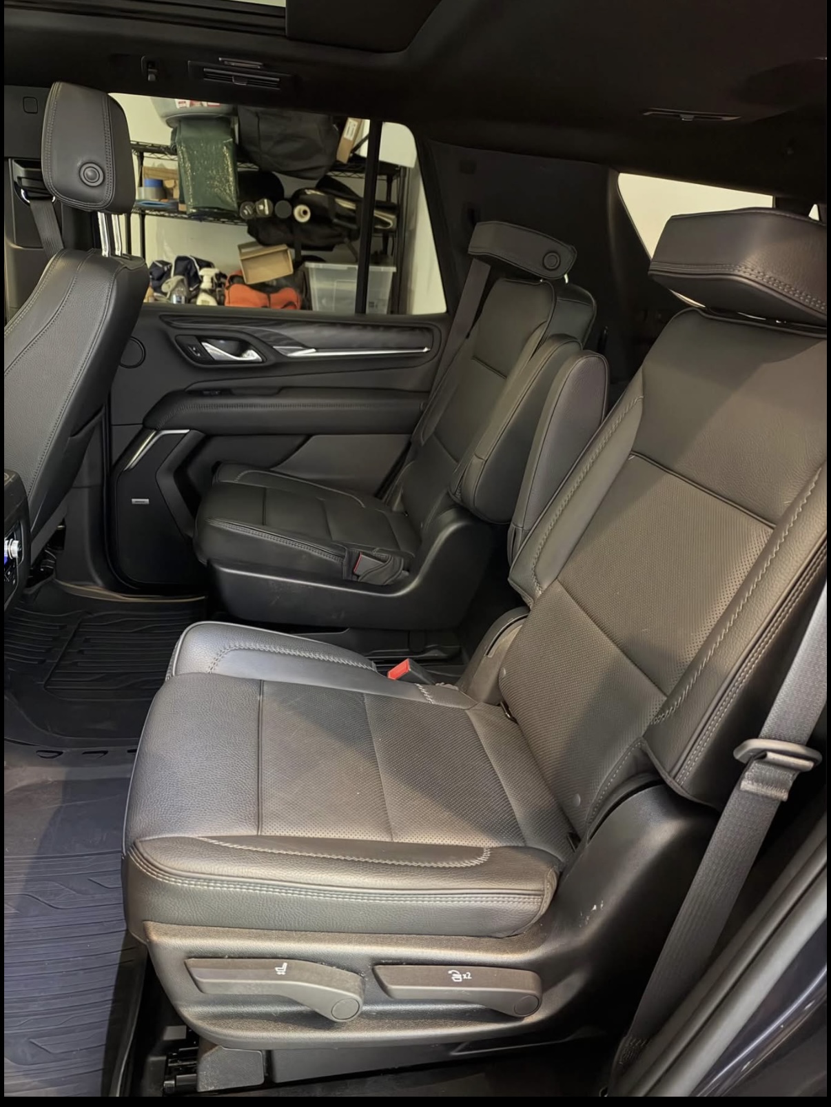 Used 2023 GMC Yukon Denali AWD/4WD image 5