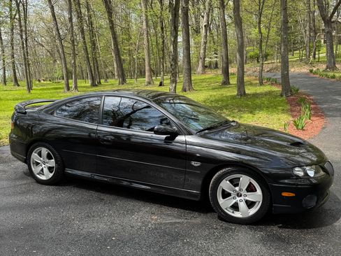 Used 2006 Pontiac GTO RWD image 2