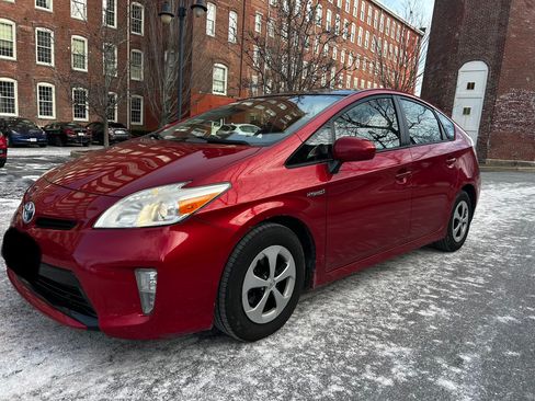 Used 2013 Toyota Prius Three image 2