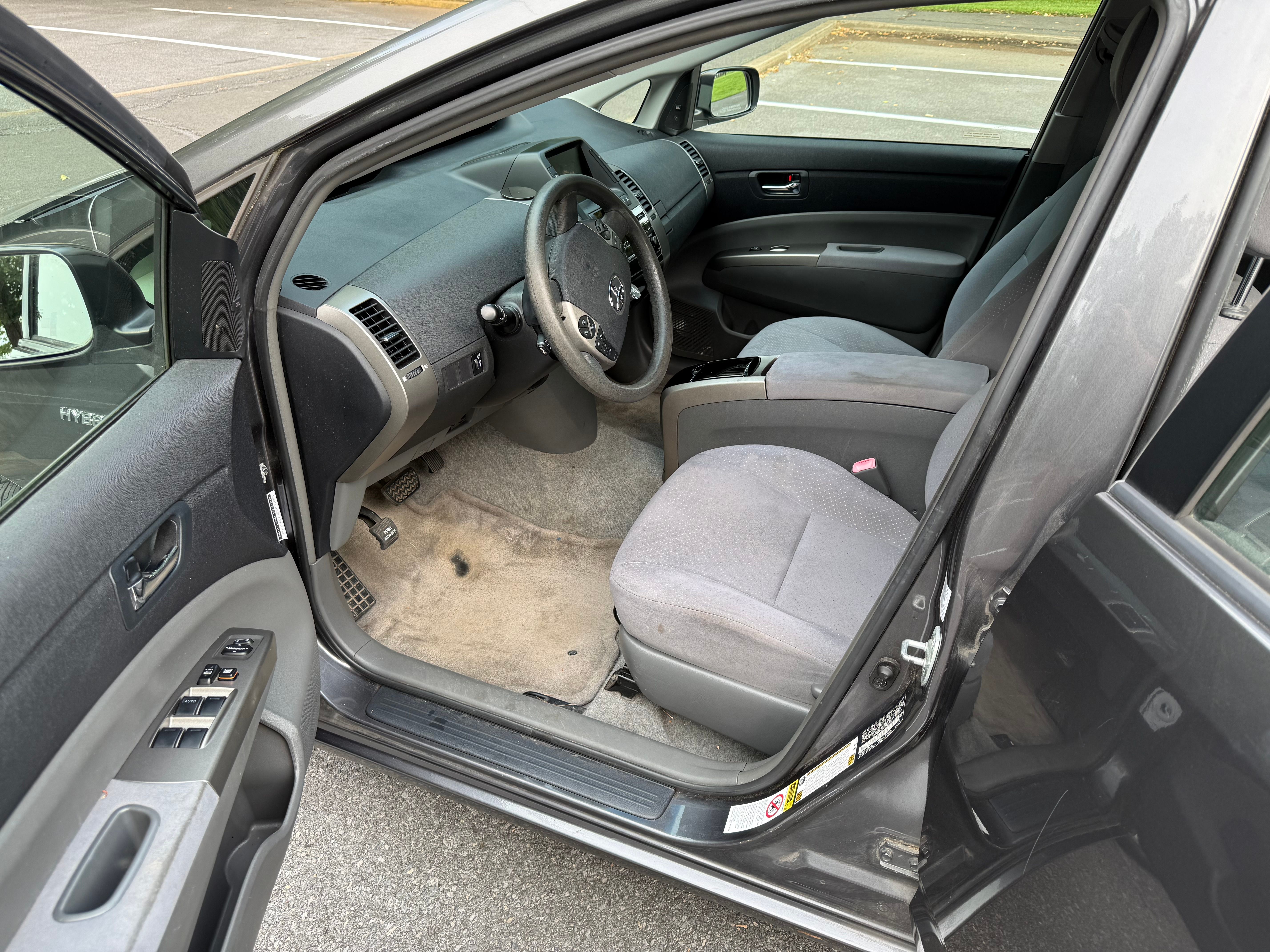 Used 2007 Toyota Prius Touring w/ Pkg 3 FWD image 10