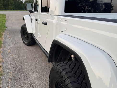Used 2022 Jeep Gladiator Rubicon w/ LED Lighting Group AWD/4WD image 12