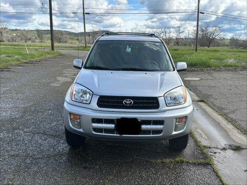 Used 2002 Toyota RAV4 4WD image 2