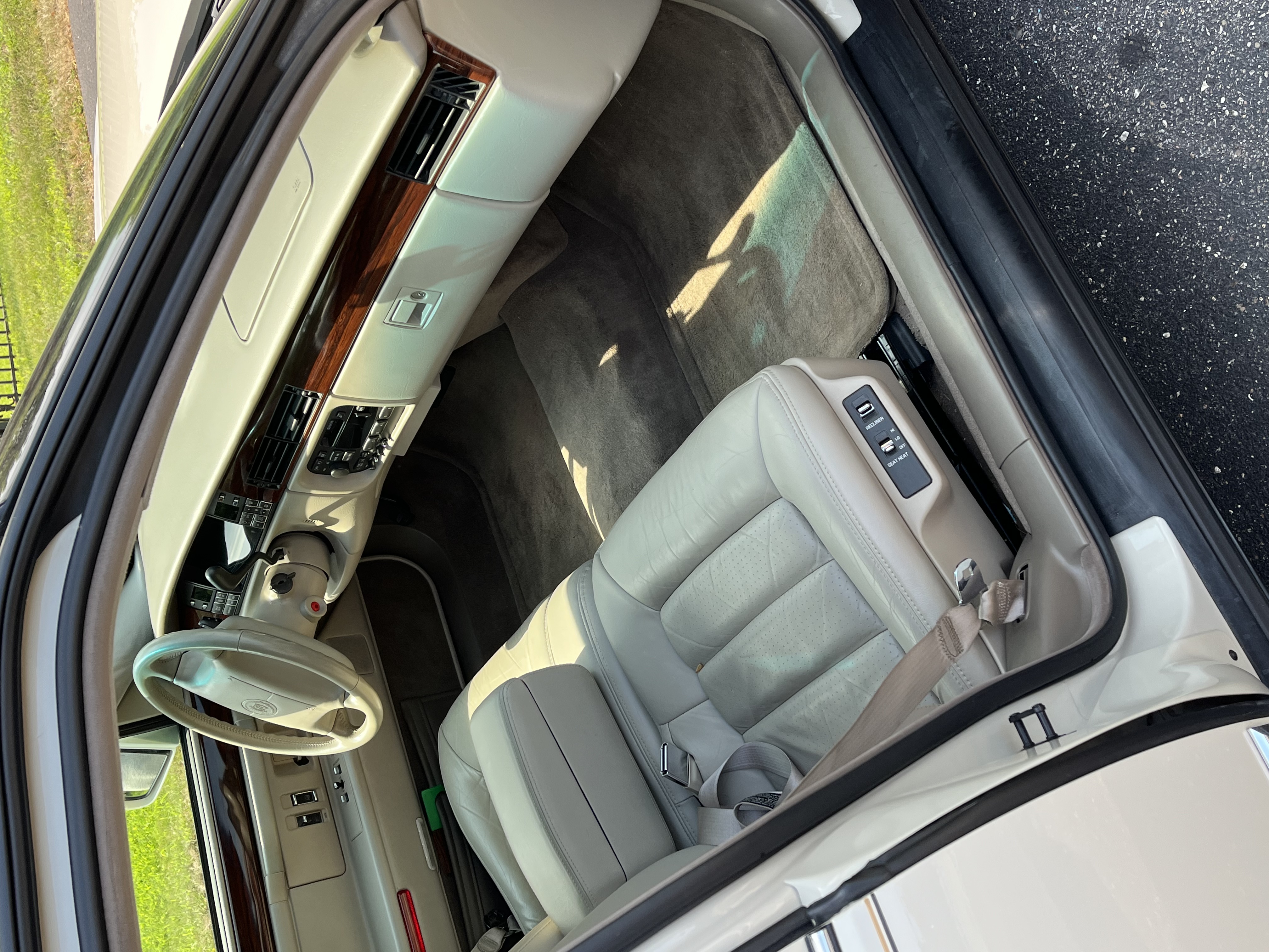 Used 1996 Cadillac De Ville Sedan FWD image 18