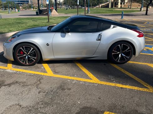 Used 2020 Nissan 370Z Coupe RWD image 6