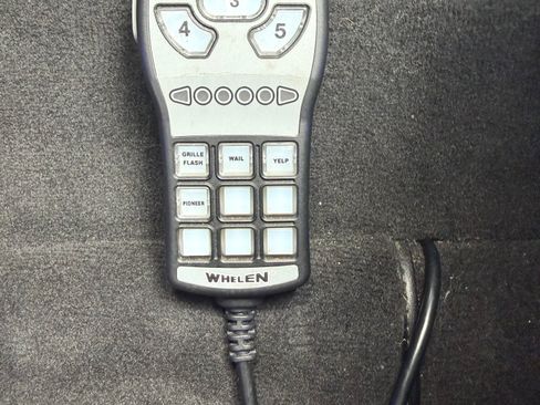 Used 2018 Mercedes-Benz G 550 Squared image 19