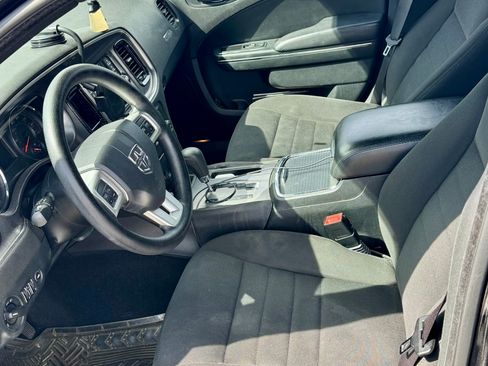 Used 2014 Dodge Charger SE image 9
