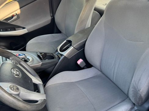 Used 2013 Toyota Prius Three image 9