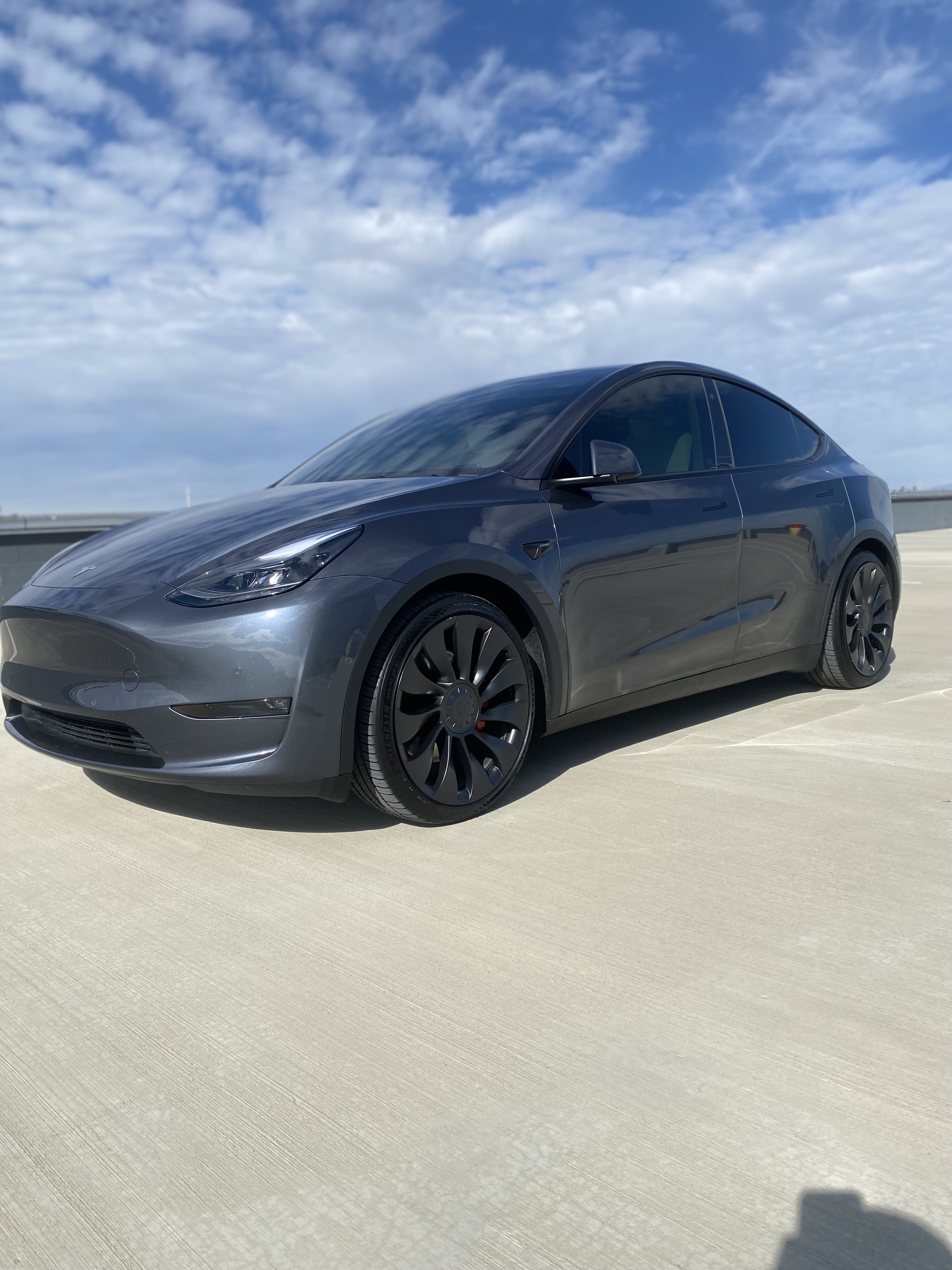 Used 2022 Tesla Model Y Performance AWD/4WD image 1