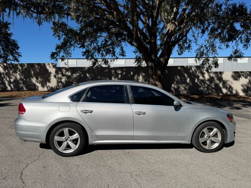 Used 2013 Volkswagen Passat 2.5 SE image 2