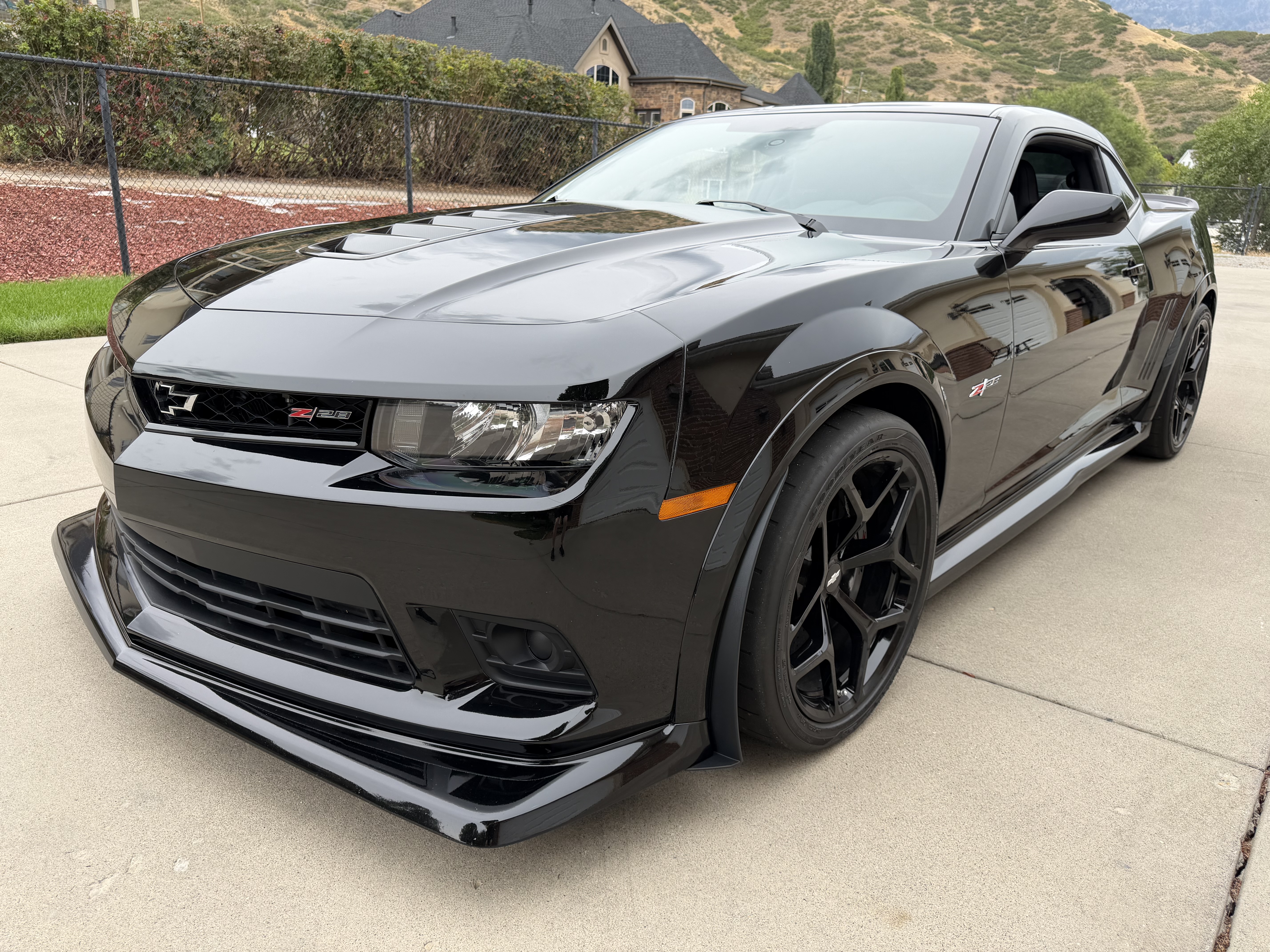 Used 2014 Chevrolet Camaro Z/28 RWD image 1