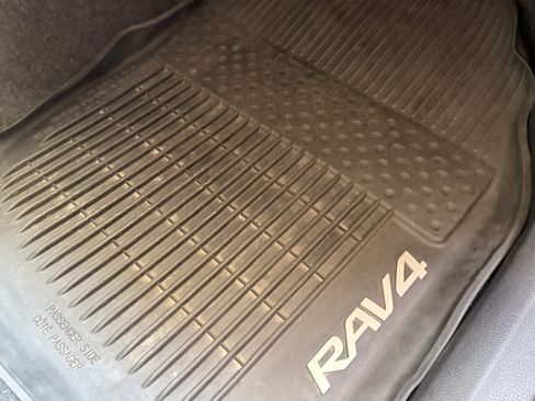 Used 2018 Toyota RAV4 Limited w/ Protection Package image 23