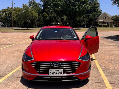 Used 2021 Hyundai Sonata SE image 2