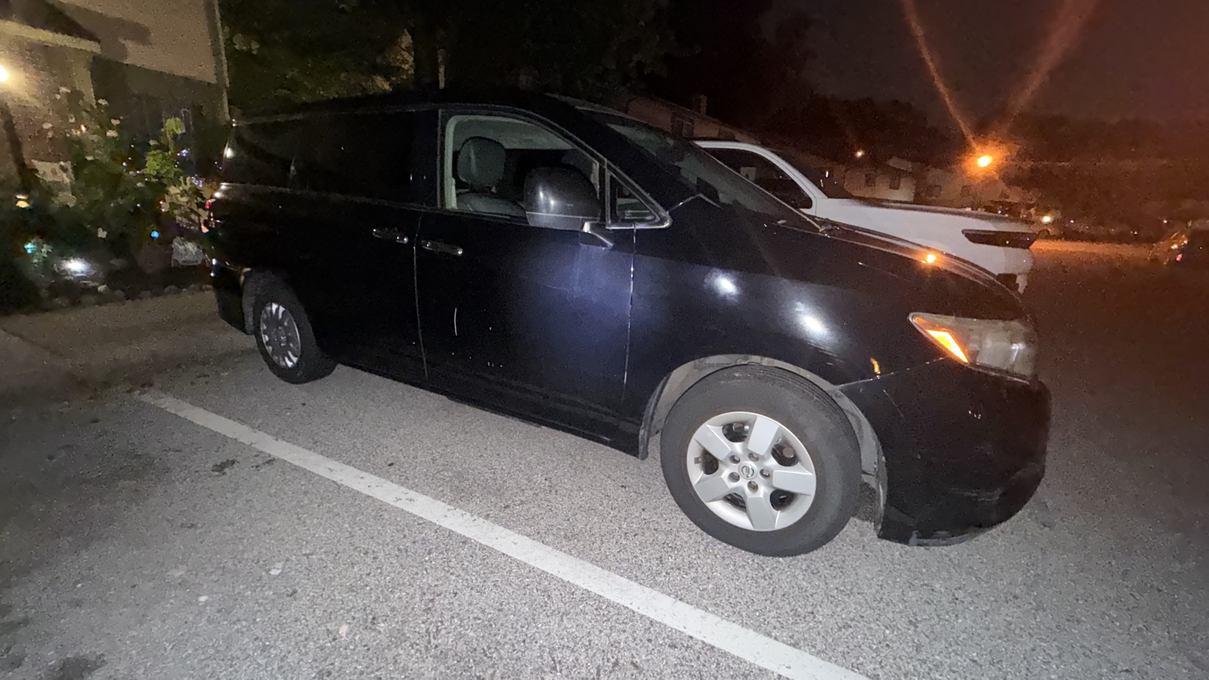 Used 2012 Nissan Quest S FWD image 2