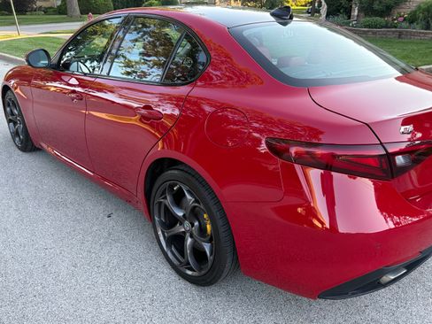 Used 2017 Alfa Romeo Giulia Ti w/ TI 19" Sport Package AWD/4WD image 12