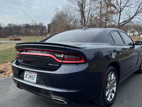 Used 2017 Dodge Charger SXT w/ AWD Plus Group image 4