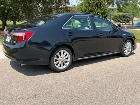 Used 2014 Toyota Camry XLE w/ Leather Package FWD image 6
