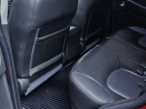 Used 2012 Nissan Xterra PRO-4X w/ Pro-4x Leather Pkg image 32