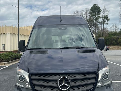 Used 2016 Mercedes-Benz Sprinter 2500 image 5