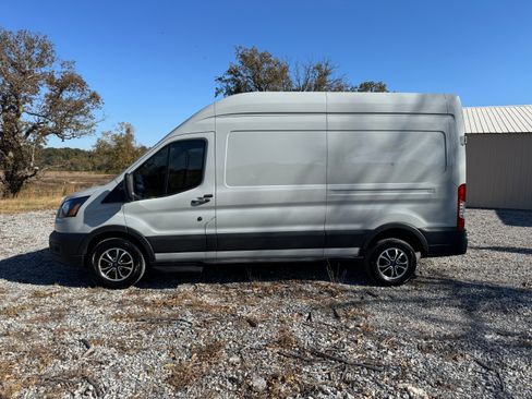 Used 2023 Ford Transit 250 148 High Roof image 2