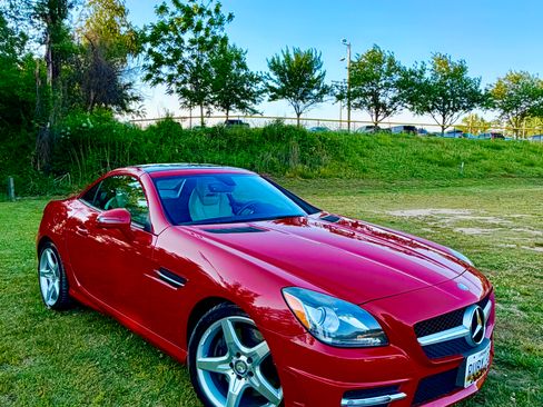 Used 2012 Mercedes-Benz SLK 350 image 4