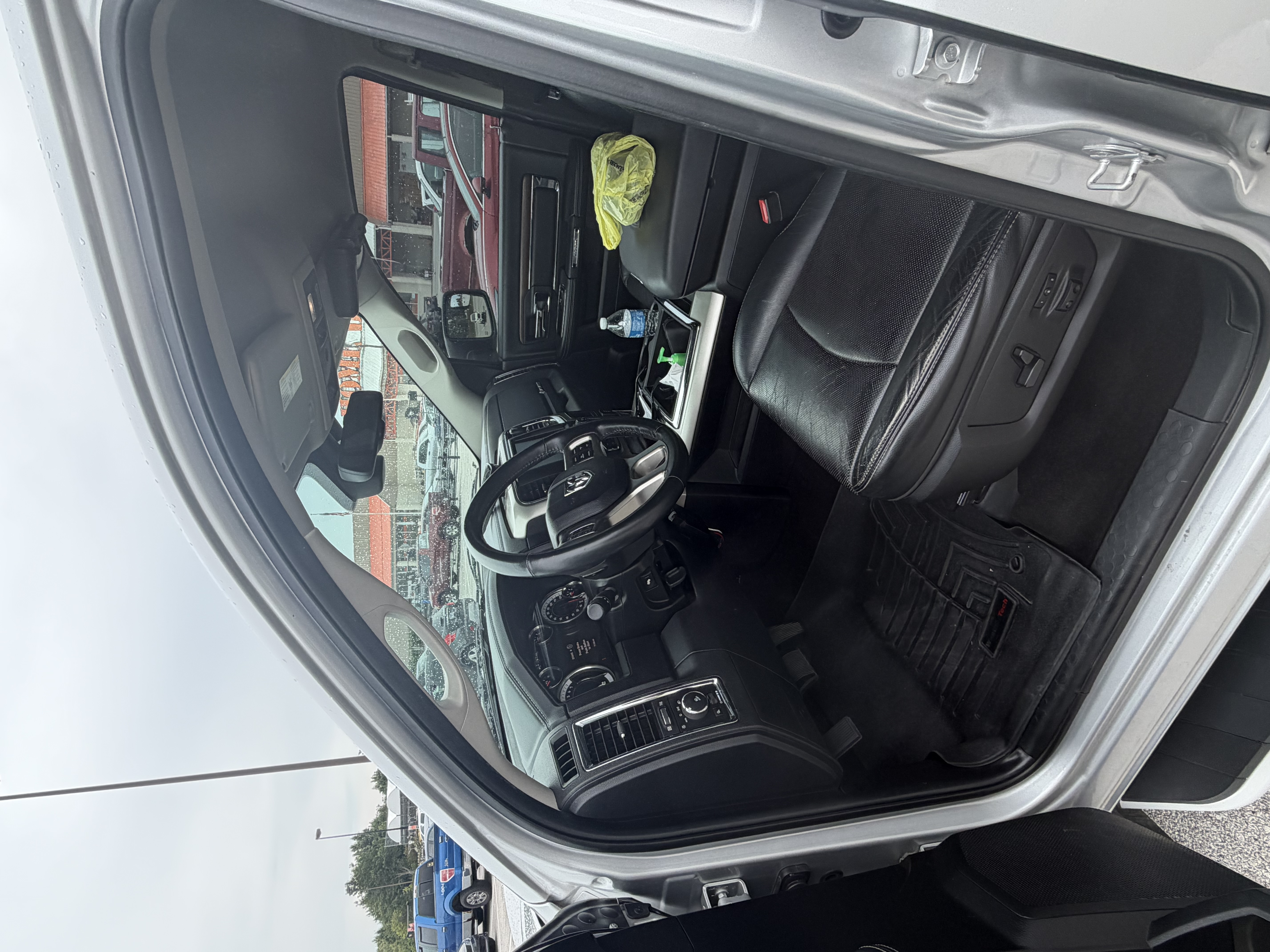 Used 2014 RAM 1500 Laramie w/ Convenience Group AWD/4WD image 6