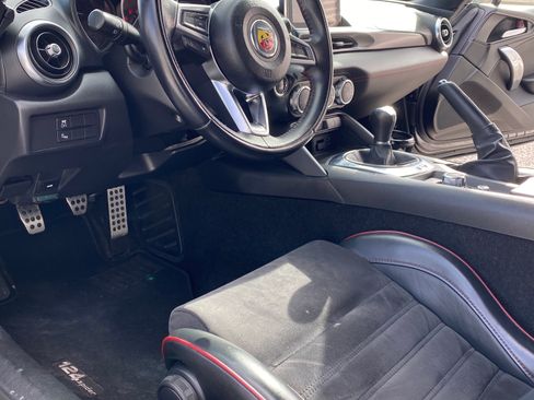 Used 2018 FIAT 124 Spider Abarth w/ Convenience Group image 2