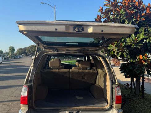Used 2001 Toyota 4Runner SR5 image 8