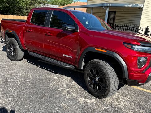 Used 2024 GMC Canyon Elevation w/ Elevation Premium Package RWD image 8