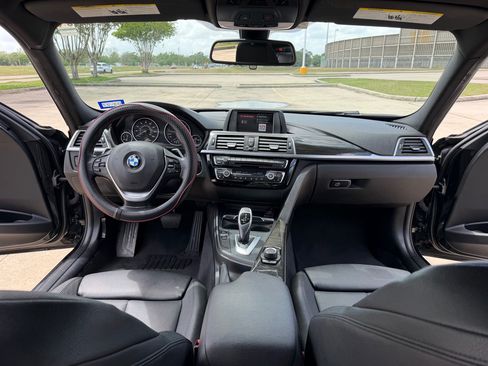 Used 2018 BMW 330i Sedan RWD image 4