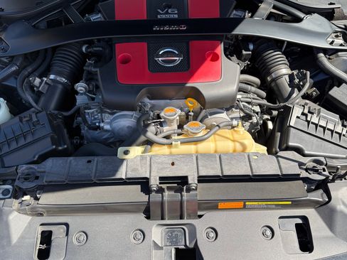 Used 2015 Nissan 370Z NISMO RWD image 10