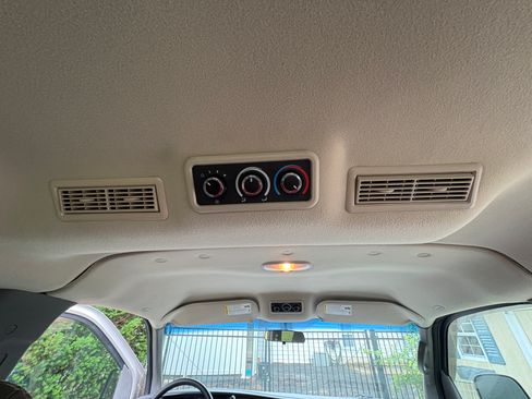 Used 2009 GMC Savana 1500 AWD Passenger w/ LT Preferred Equipment Group image 12