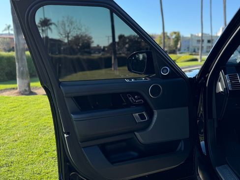 Used 2020 Land Rover Range Rover image 13