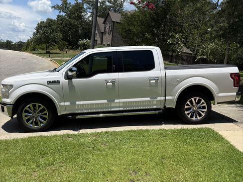 Used 2016 Ford F150 Lariat w/ Equipment Group 502A Luxury RWD image 6
