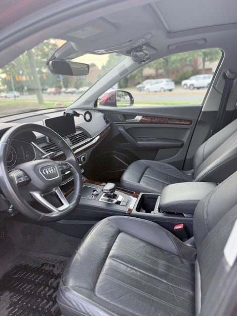 Used 2018 Audi Q5 2.0T Premium Plus w/ Premium Plus Package AWD/4WD image 12