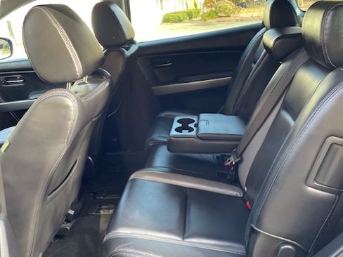 Used 2010 MAZDA CX-9 Grand Touring w/ Moonroof & Bose Audio Pkg image 19